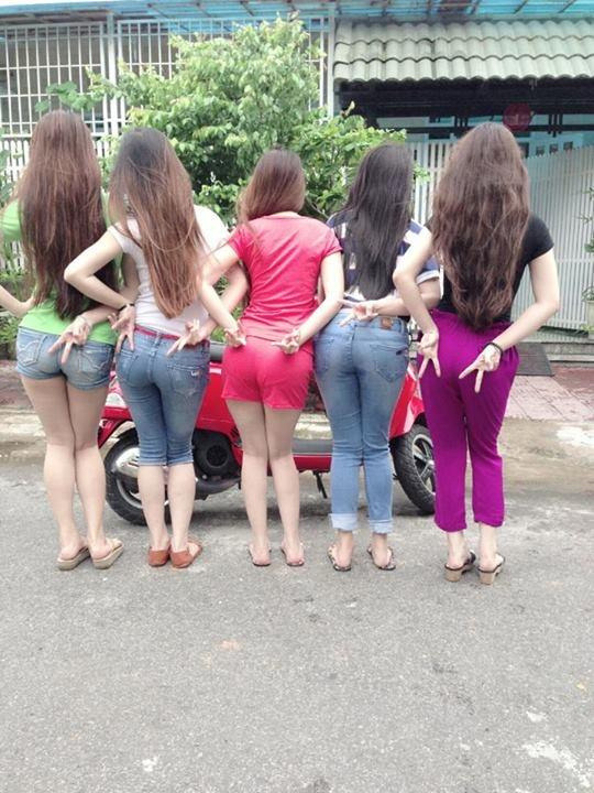 厨房掀开馊了裙子挺进的小说